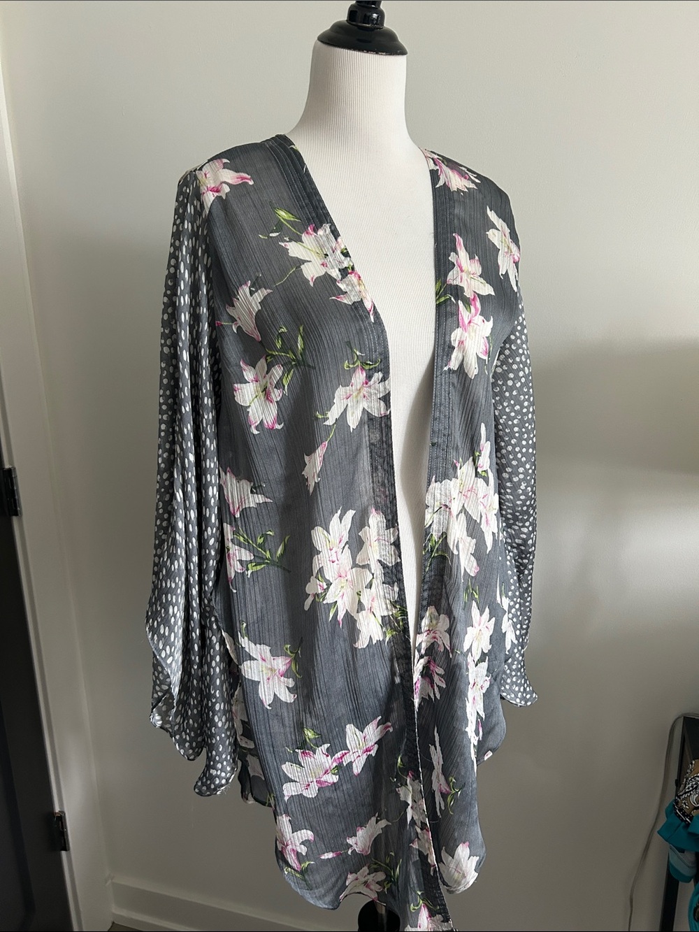 Cejon one size summer shrug Floral Open-Front Kimono swim cover  - Gray Floral